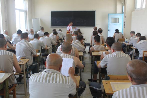 潮白监狱举办服装制作工和花卉工职业技术培训班
